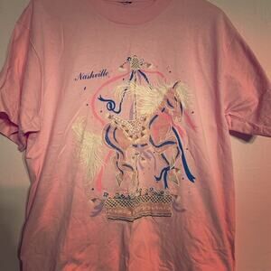 Ammmahhhzing vintage Nashville carousel tee!